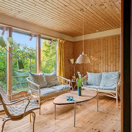 Nyaraló Authentic And Cosy On A Large Natural Plot Close To The Child-friendly Bonnerup And The Charming Fishing Harbour