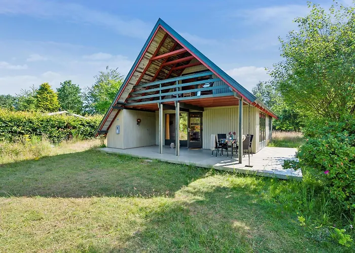 Authentic And Cosy On A Large Natural Plot Close To The Child-friendly Bonnerup And The Charming Fishing Harbour Nyaraló *