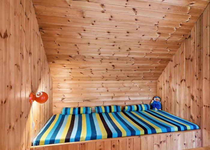 Authentic And Cosy On A Large Natural Plot Close To The Child-friendly Bonnerup And The Charming Fishing Harbour Glesborg