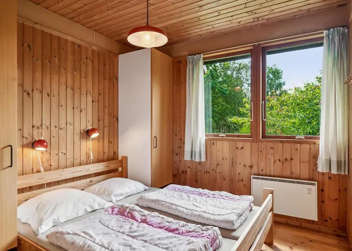 Authentic And Cosy On A Large Natural Plot Close To The Child-friendly Bonnerup And The Charming Fishing Harbour Nyaraló