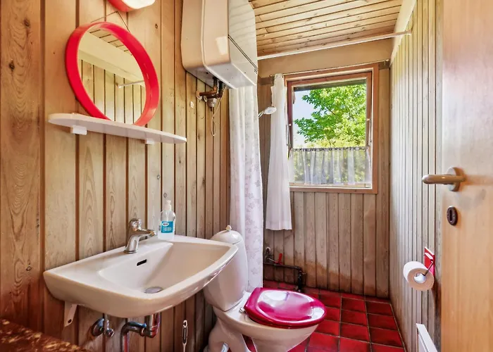 Authentic And Cosy On A Large Natural Plot Close To The Child-friendly Bonnerup And The Charming Fishing Harbour * Glesborg