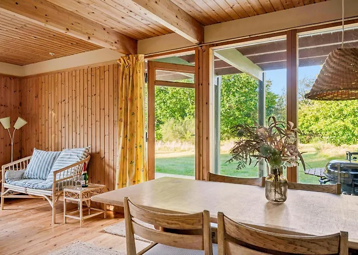 Authentic And Cosy On A Large Natural Plot Close To The Child-friendly Bonnerup And The Charming Fishing Harbour Glesborg