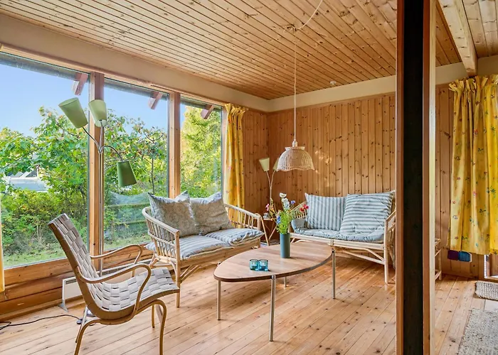 Nyaraló Authentic And Cosy On A Large Natural Plot Close To The Child-friendly Bonnerup And The Charming Fishing Harbour